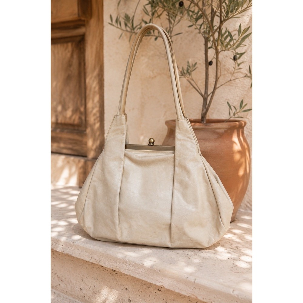 HOBO International Leather Frame Shoulder Bag Cream Kiss Lock Hobo Purse
